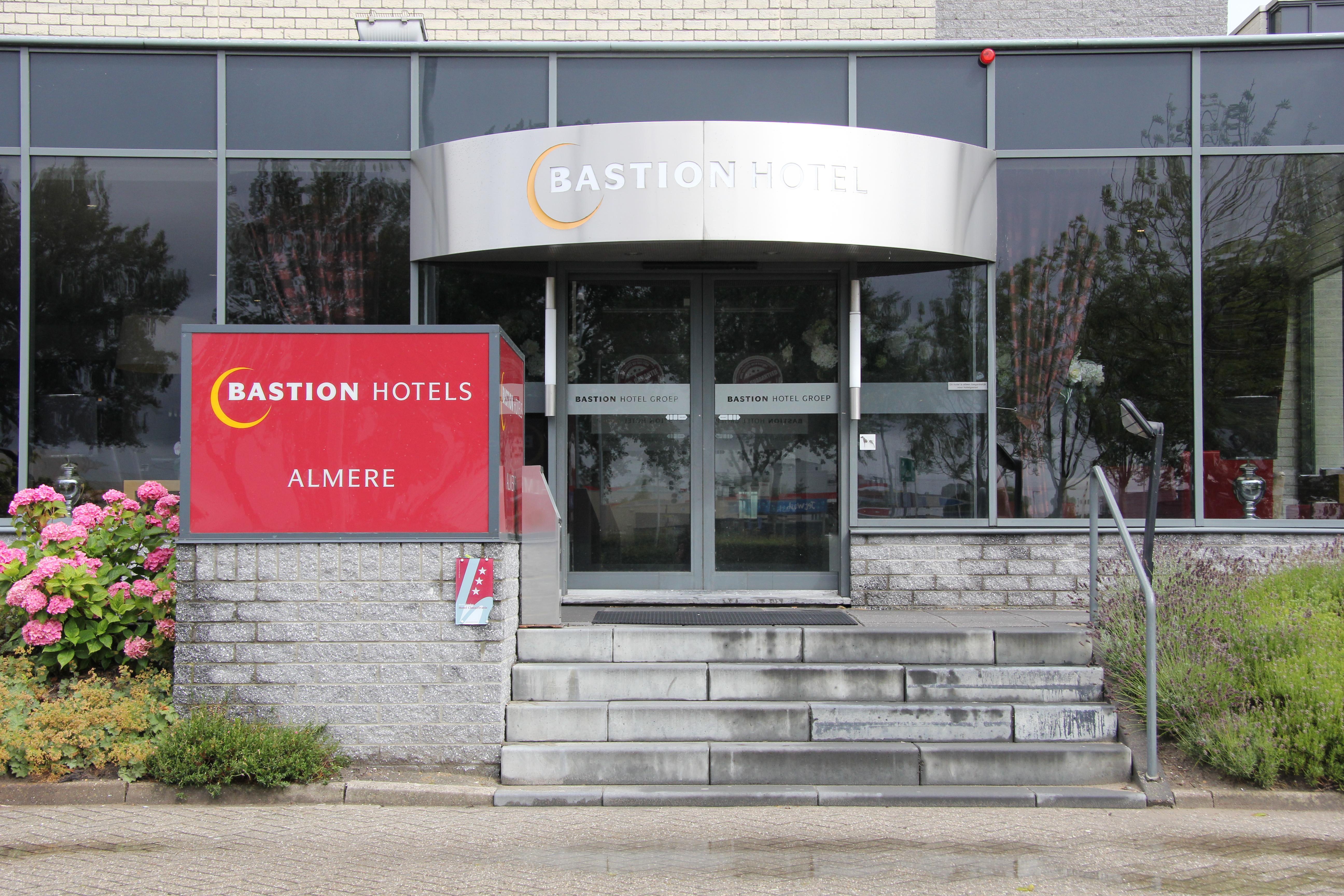 Bastion Hotel Алмере Экстерьер фото